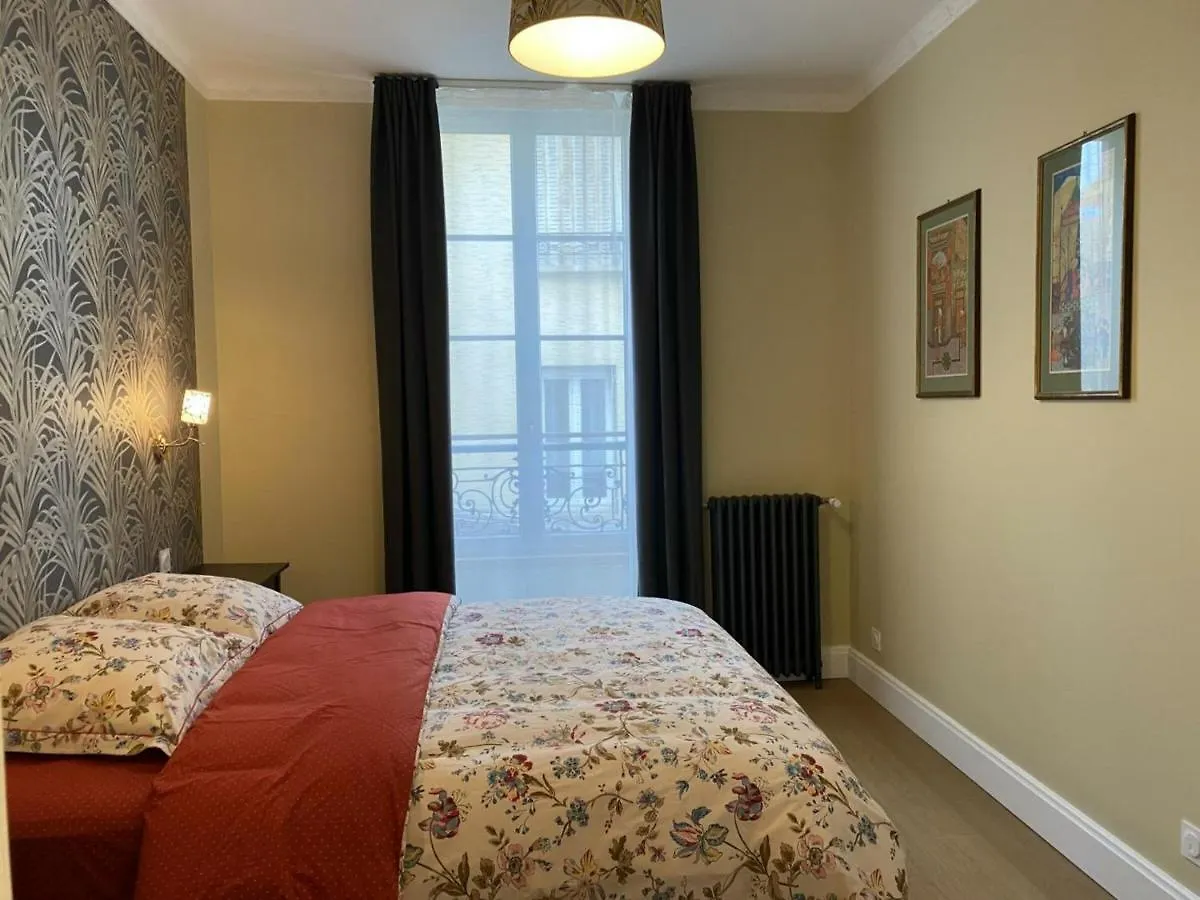 Appartement Equipe Au Coeur De Vichy - Confort Et Praticite - Fr-1-489-366 شقة